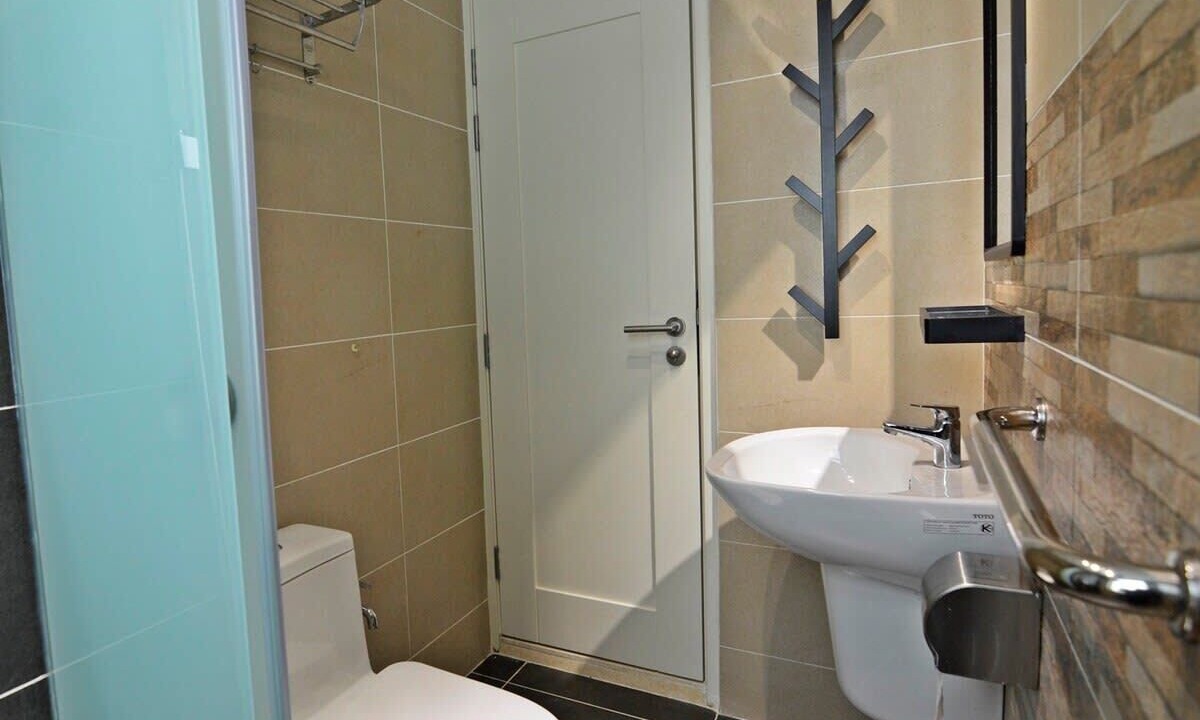 Photo of Bathroom in Central District