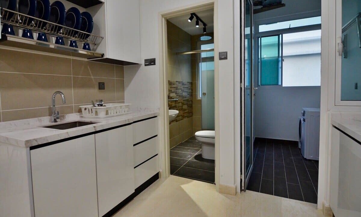 Photo of Bathroom in Central District