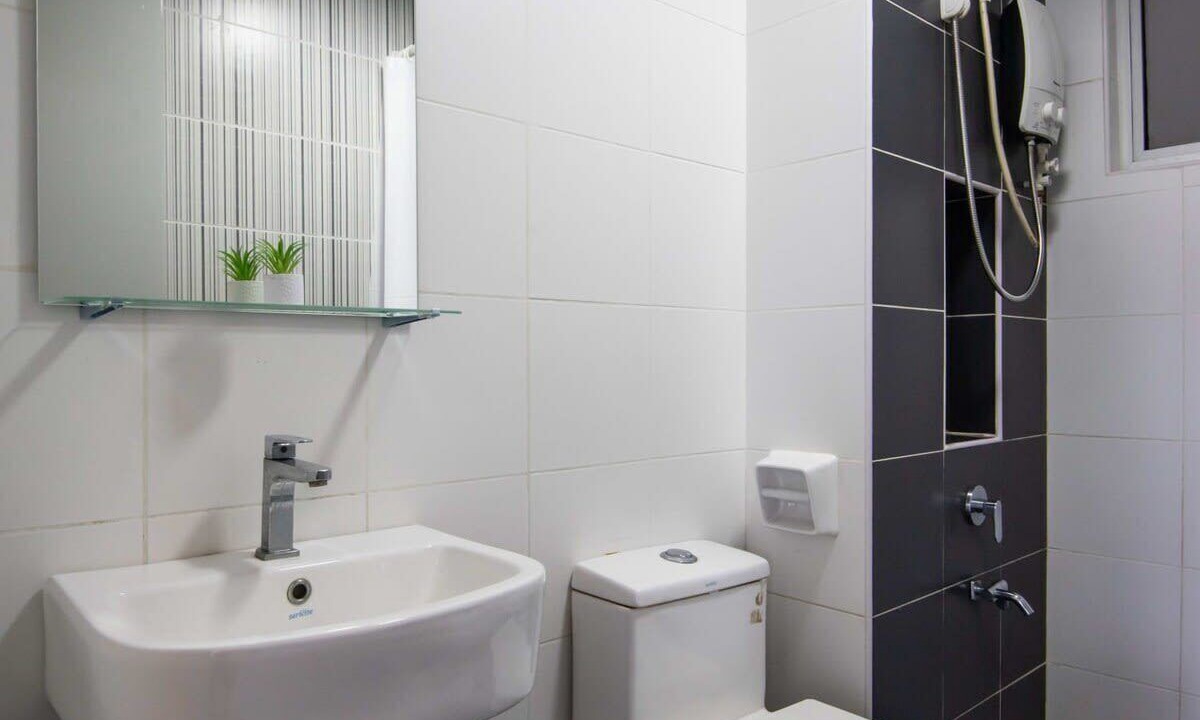 Photo of Bathroom in Central District