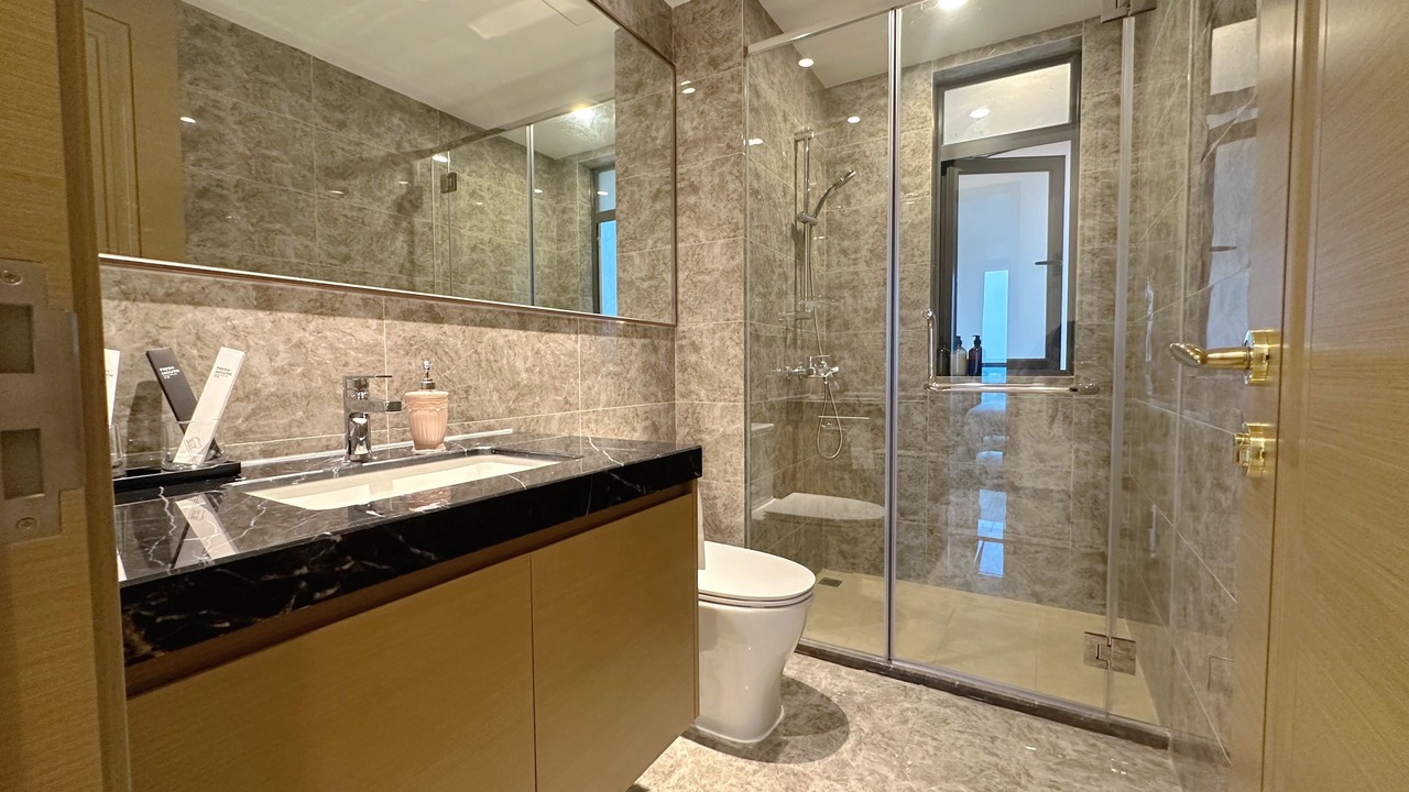 Photo of Bathroom in Central District