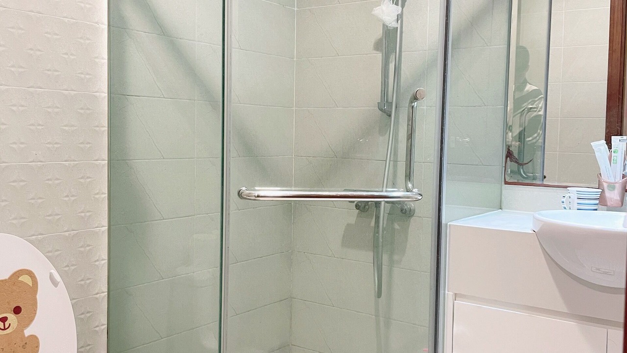 Photo of Bathroom in District 10