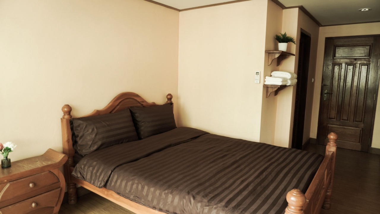 Photo of Bedroom in Bang Khun Phrom