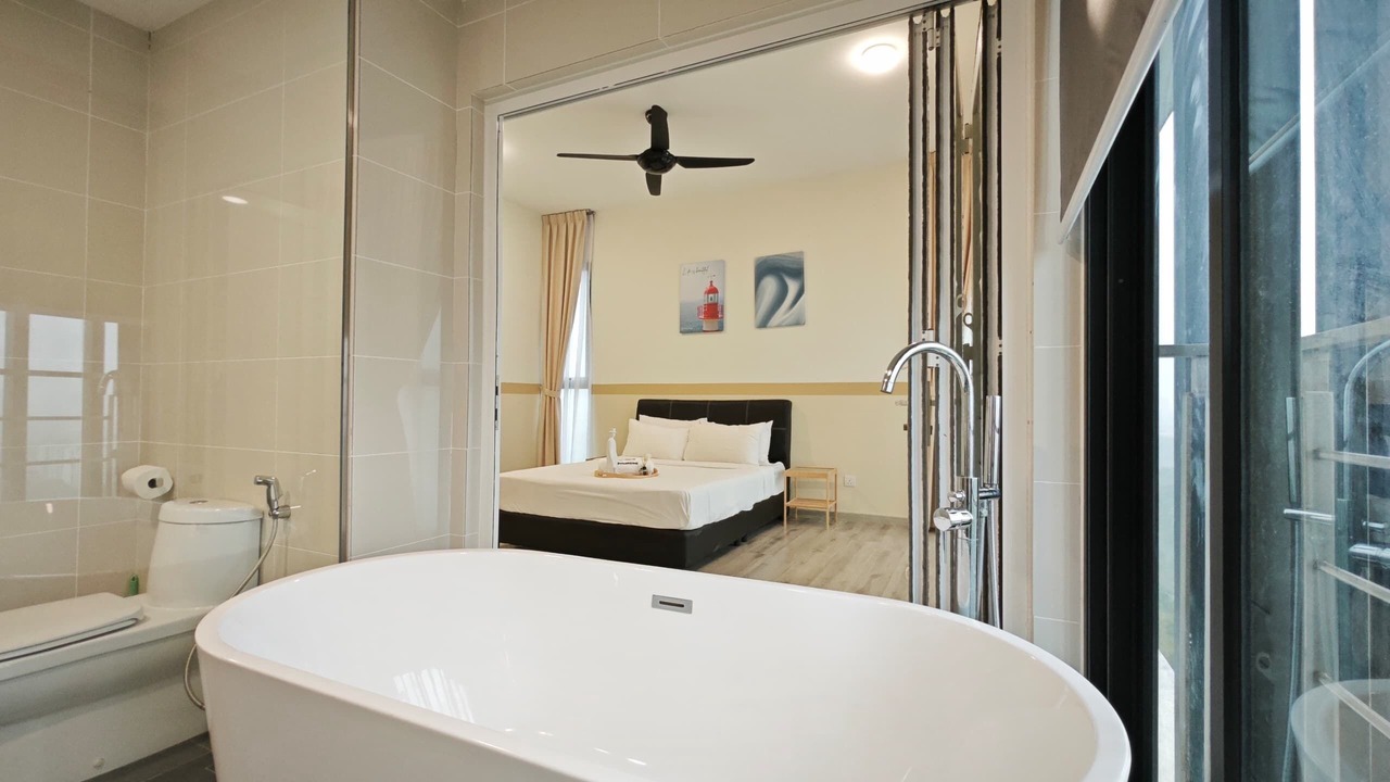 Photo of Bathroom in Central District
