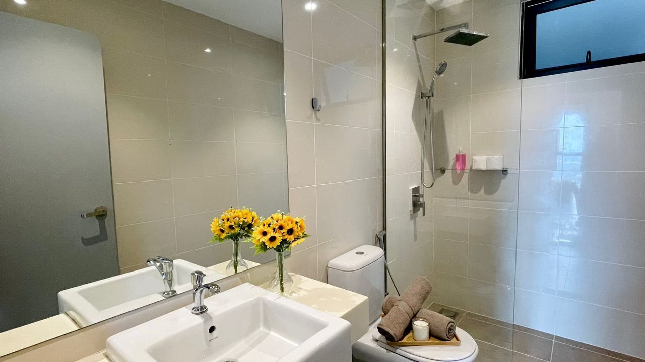 Photo of Bathroom in Central District