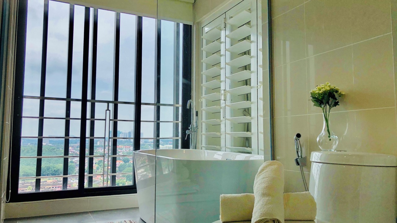 Photo of Bathroom in Central District