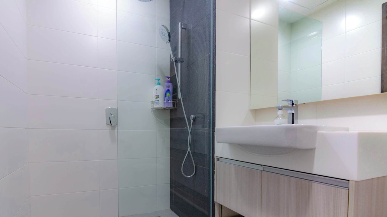 Photo of Bathroom in Central District