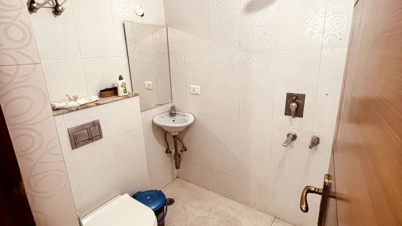 Photo of Bathroom in Mayur Vihar Phase 1