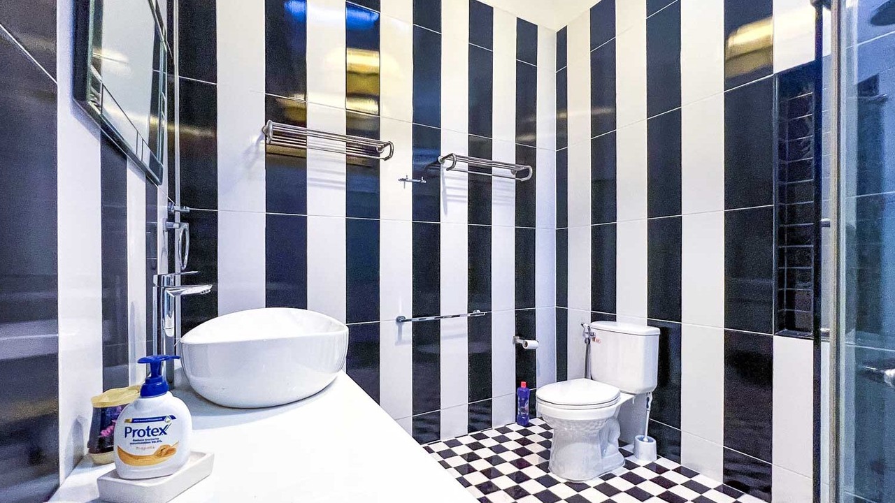 Photo of Bathroom in Old City