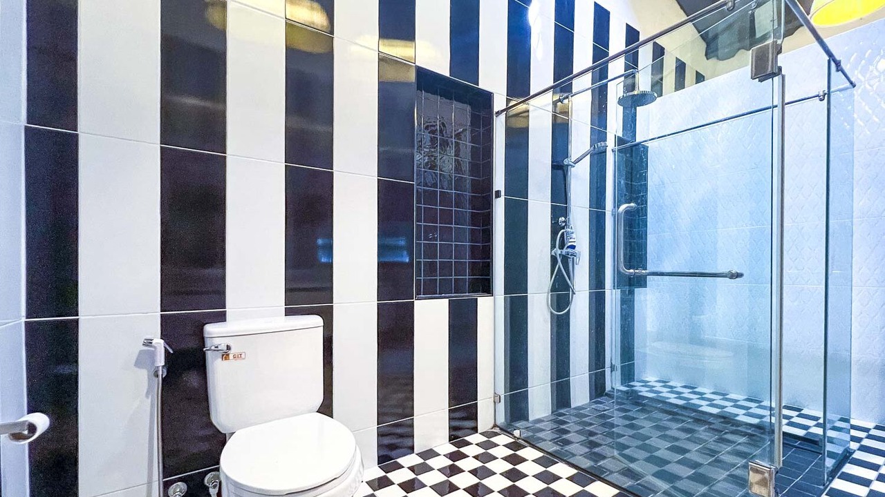 Photo of Bathroom in Old City