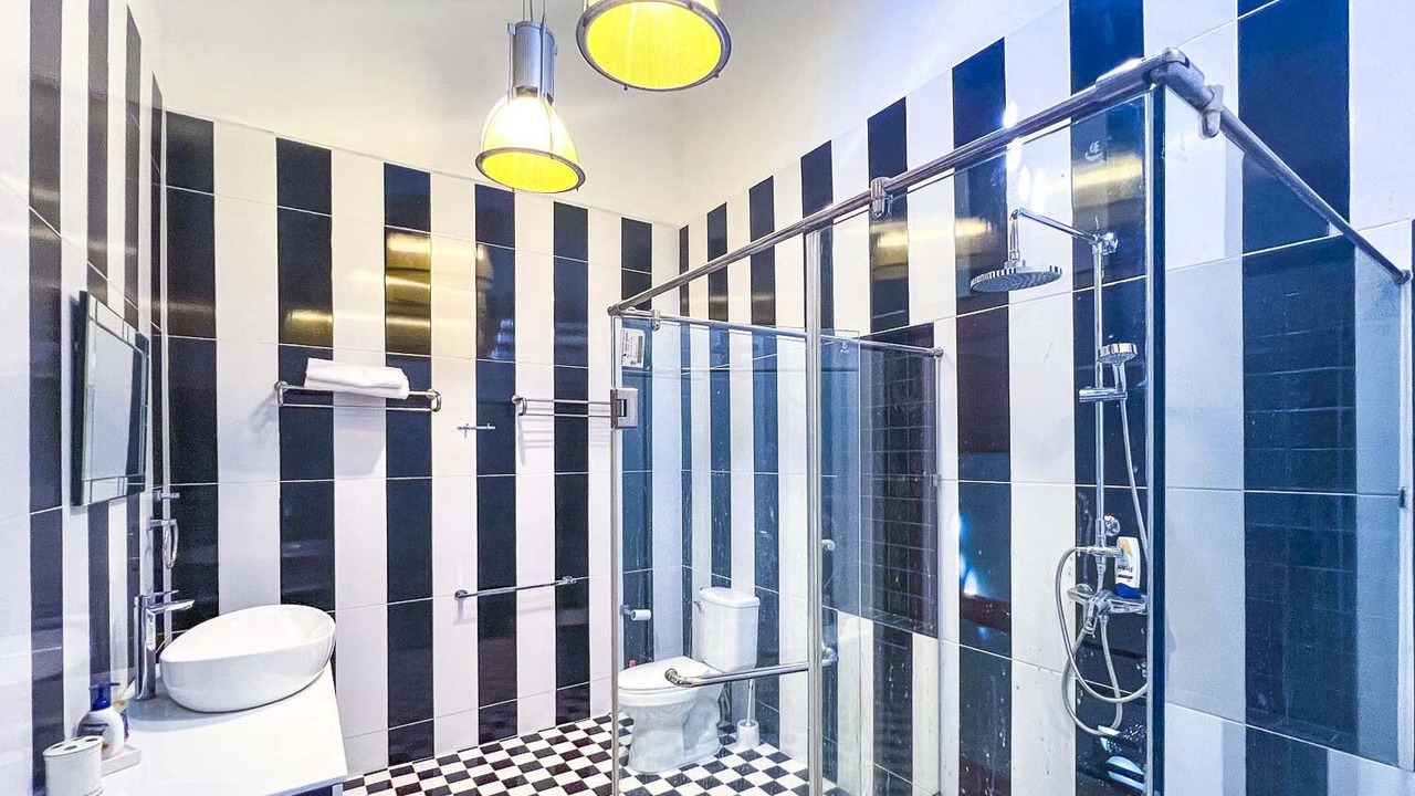 Photo of Bathroom in Old City