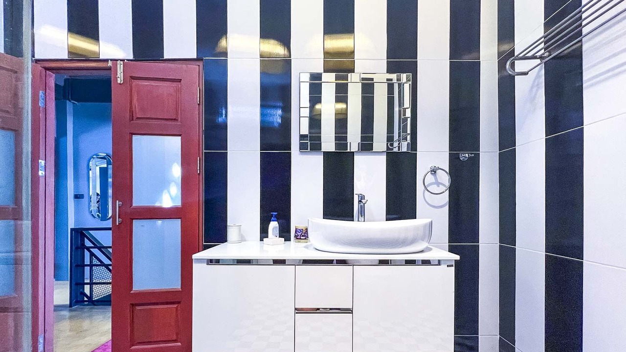 Photo of Bathroom in Old City