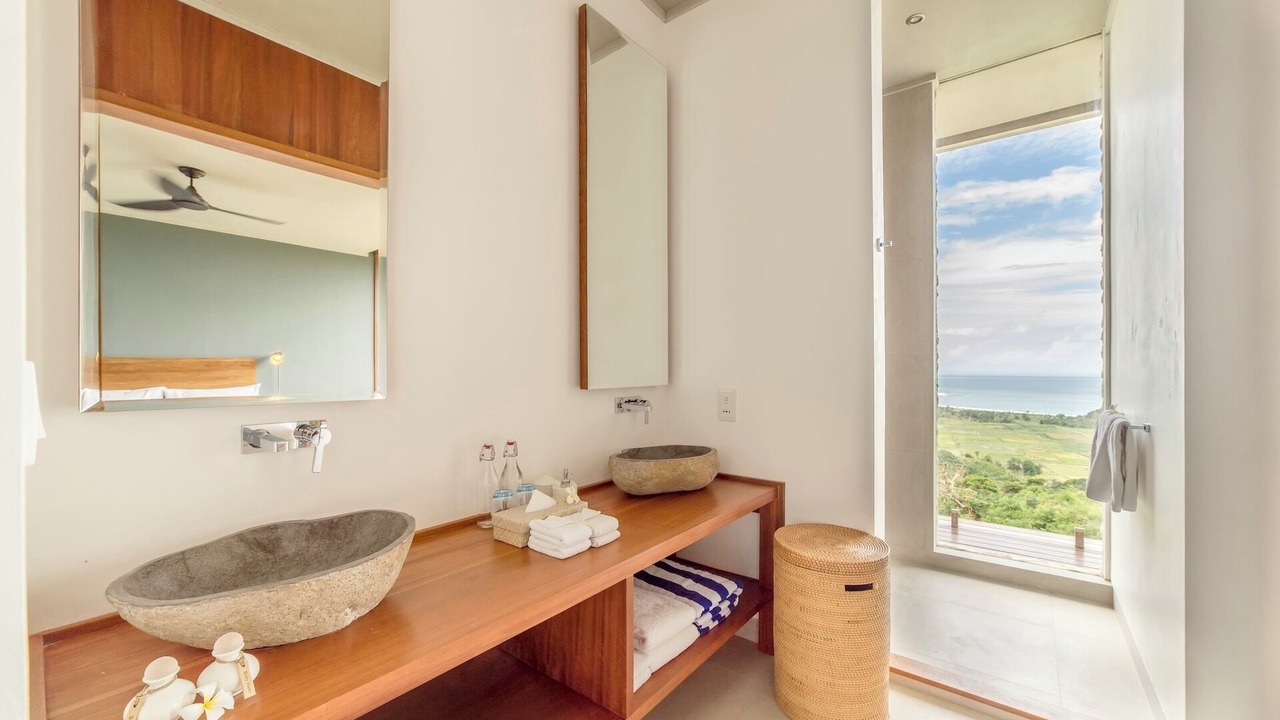 Photo of Bathroom in Praya Barat