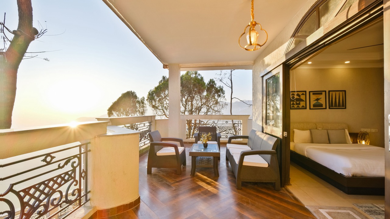 Photo of Patio Balcony in The Mall Road