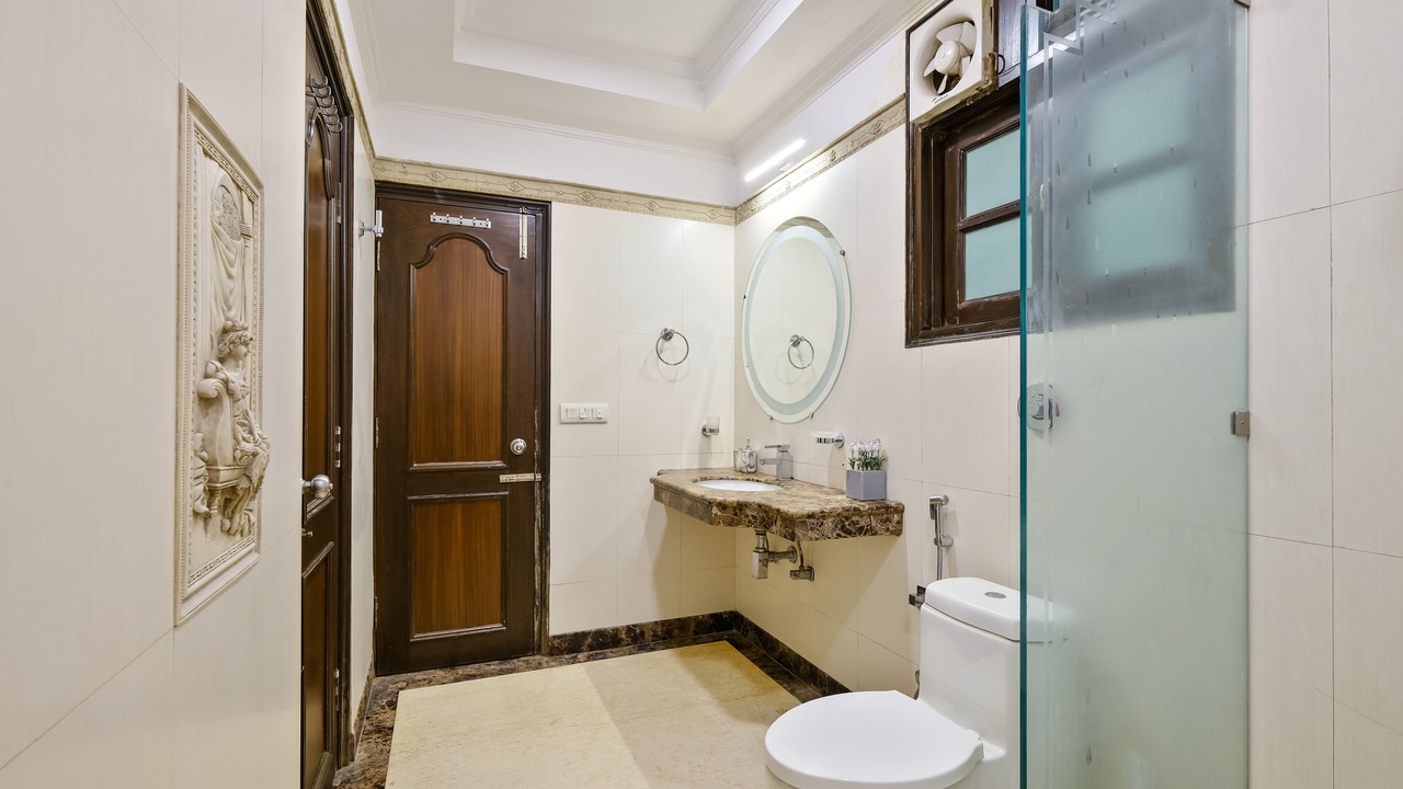 Photo of Bathroom in The Mall Road