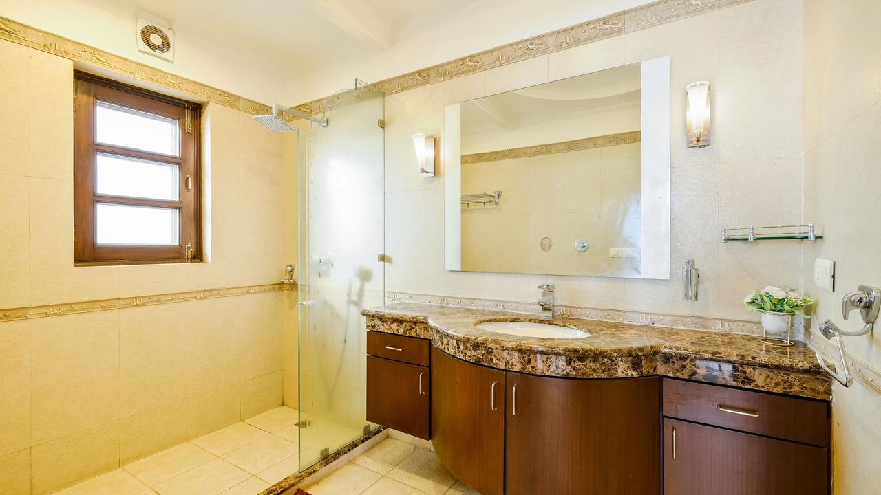 Photo of Bathroom in The Mall Road