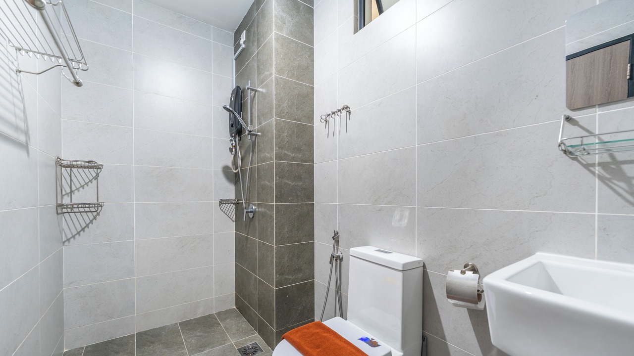 Photo of Bathroom in Central District