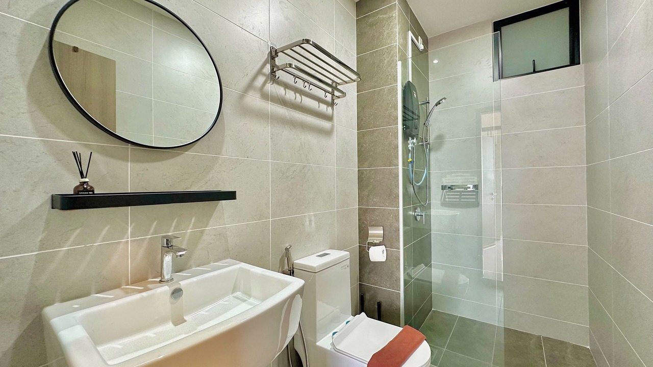 Photo of Bathroom in Central District