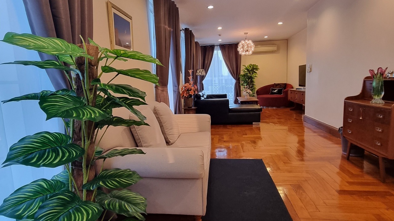 Photo of Livingroom in Khlong Tan