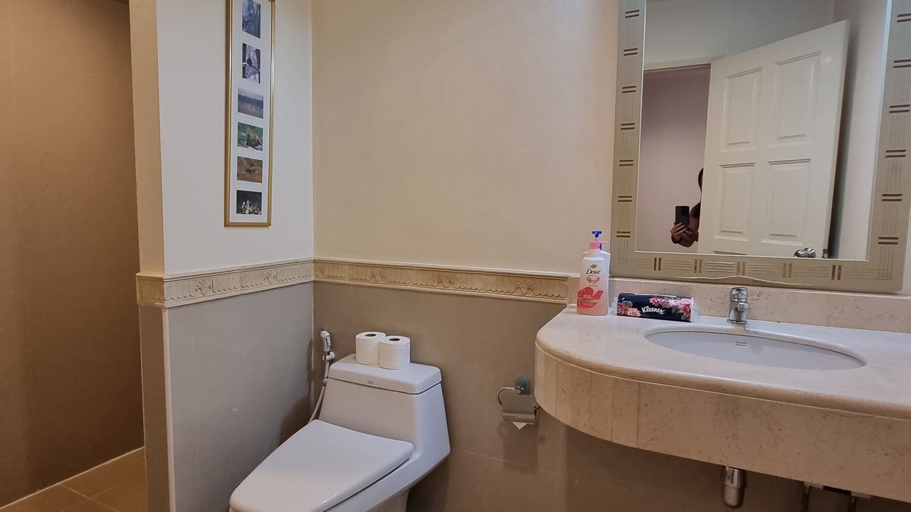 Photo of Bathroom in Khlong Tan