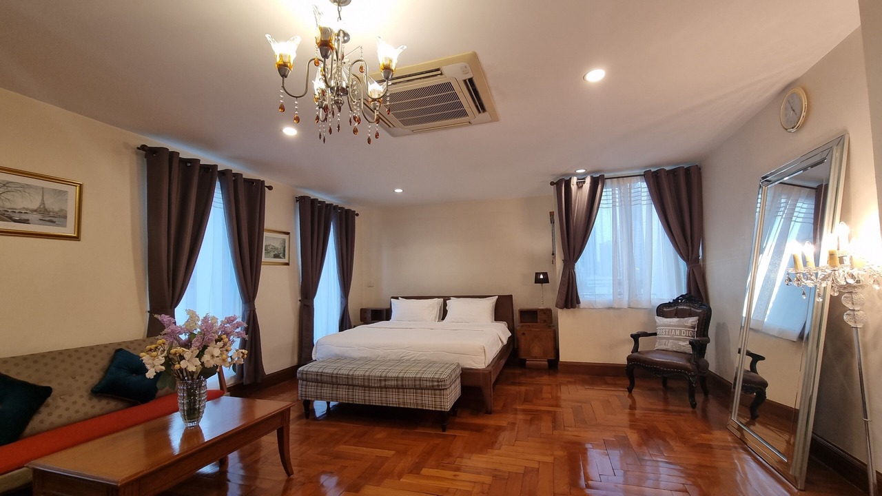 Photo of Bedroom in Khlong Tan
