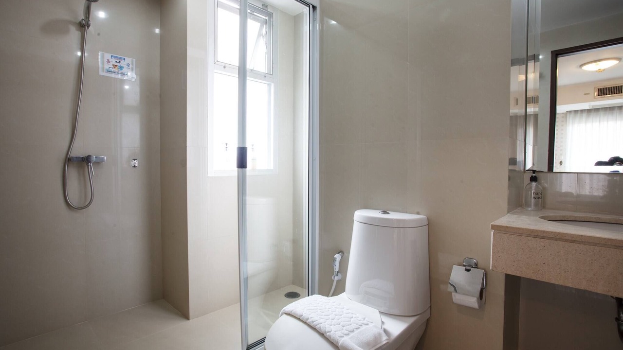 Photo of Bathroom in Khlong Toei Nuea