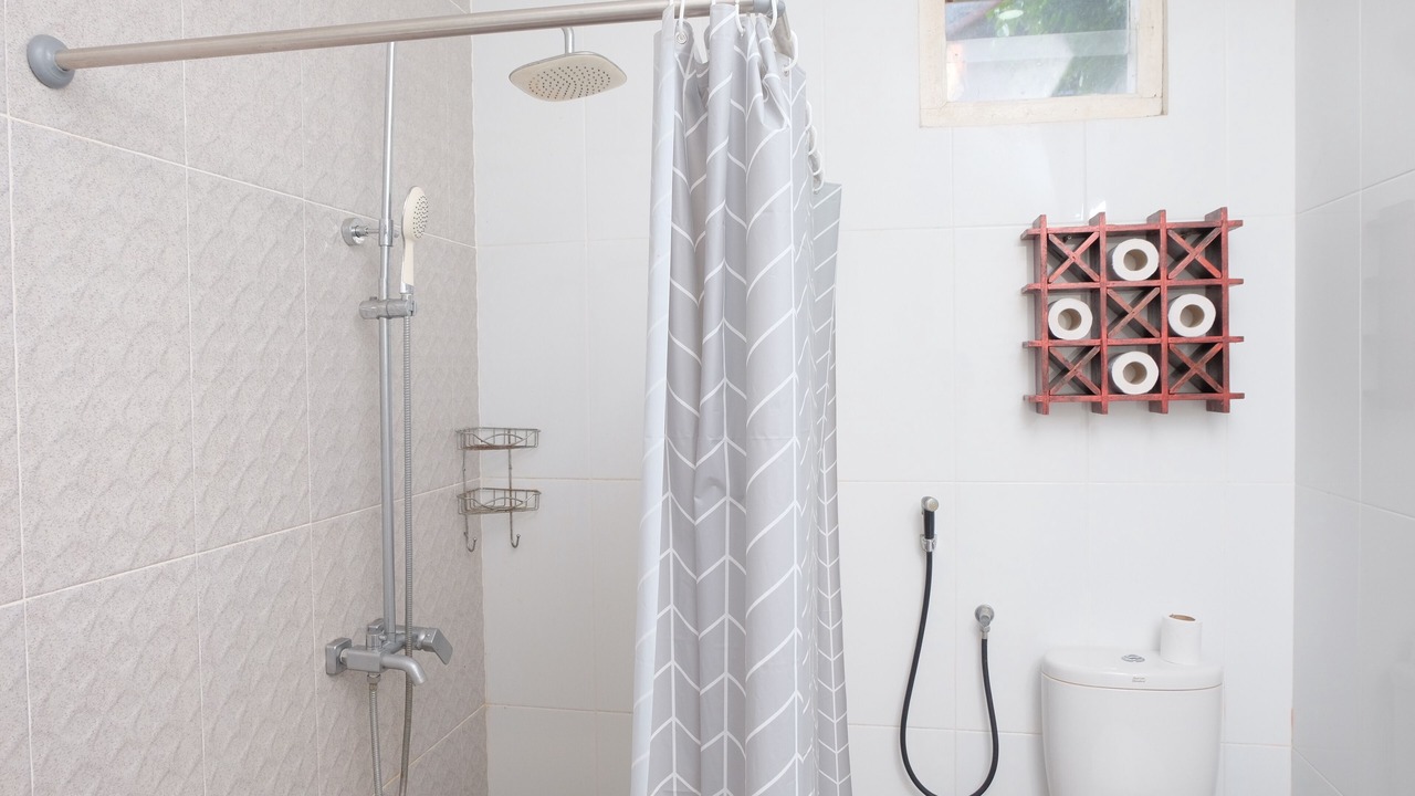 Photo of Bathroom in Tahunan