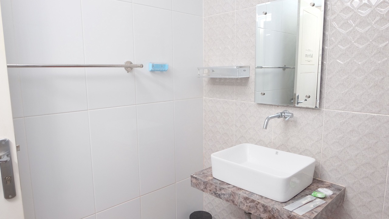 Photo of Bathroom in Tahunan