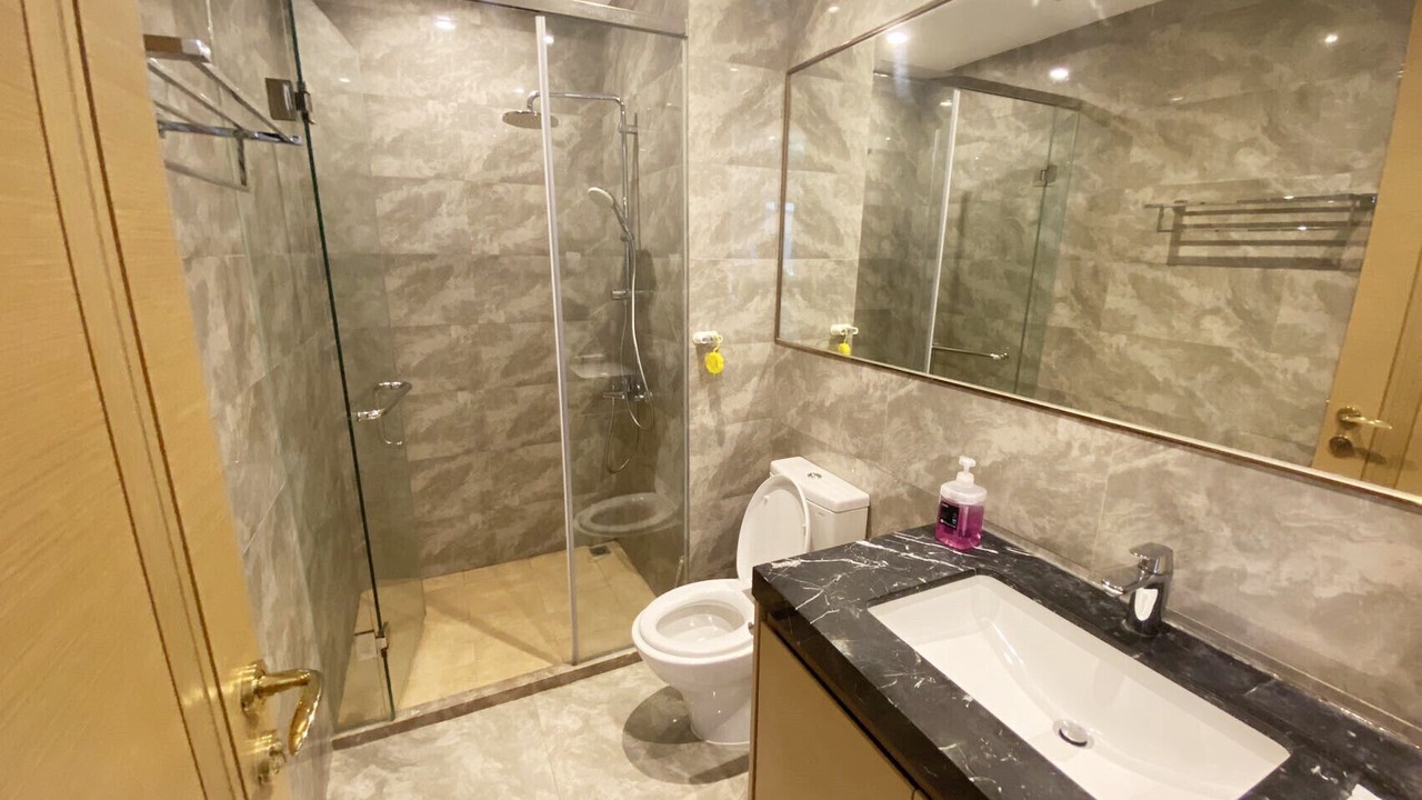 Photo of Bathroom in Central District