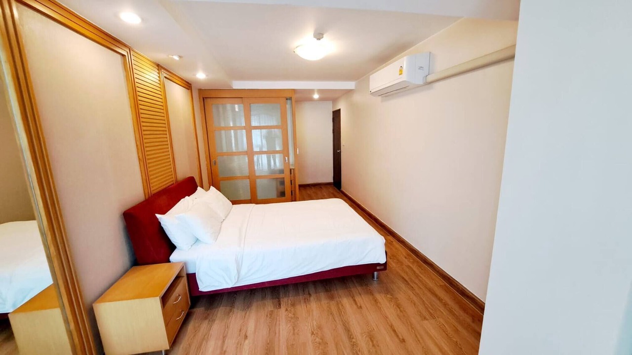 Photo of Bedroom in Khlong Toei Nuea