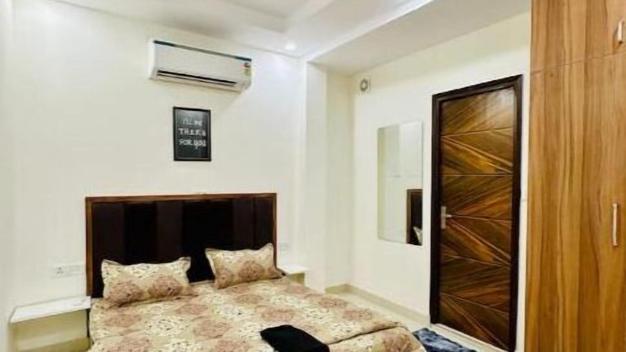 Photo of Bedroom in Delhi Cantonment