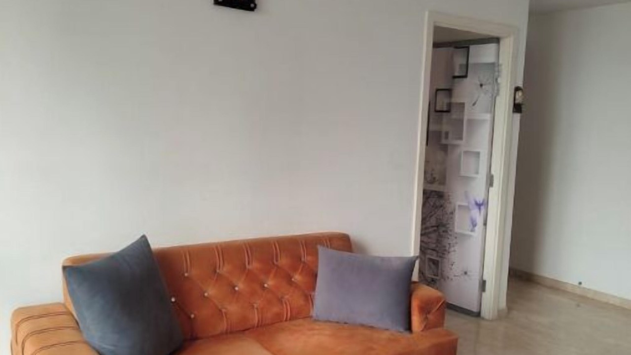 Photo of Livingroom in Thane West