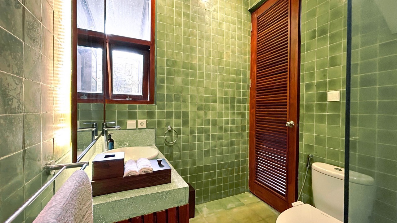 Photo of Bathroom in Sunset Road