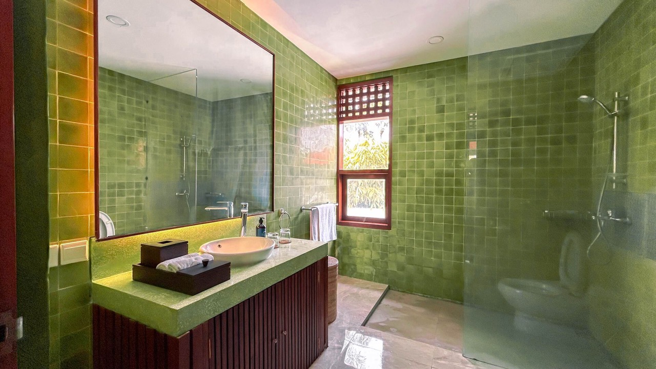 Photo of Bathroom in Sunset Road