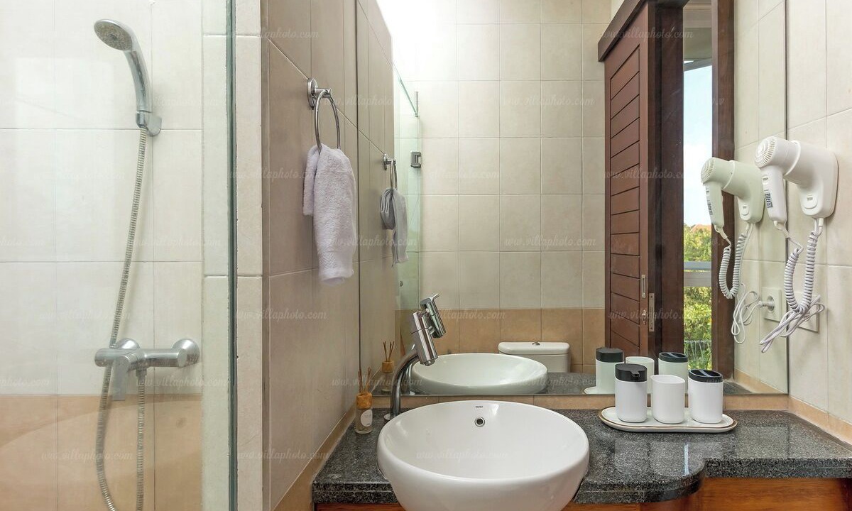 Photo of Bathroom in Mumbul