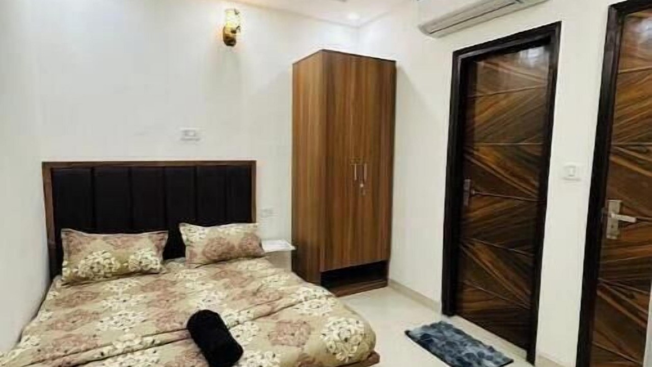 Photo of Bedroom in Delhi Cantonment