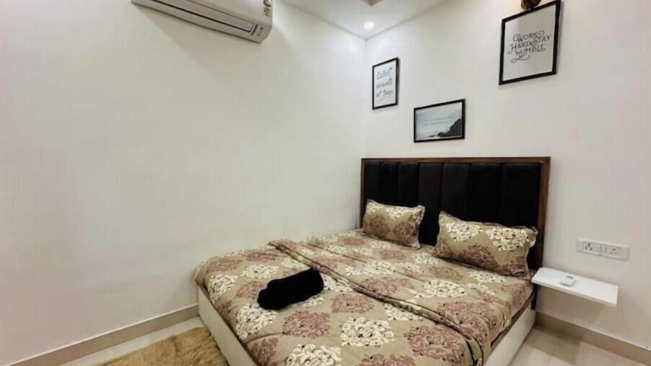 Photo of Bedroom in Delhi Cantonment