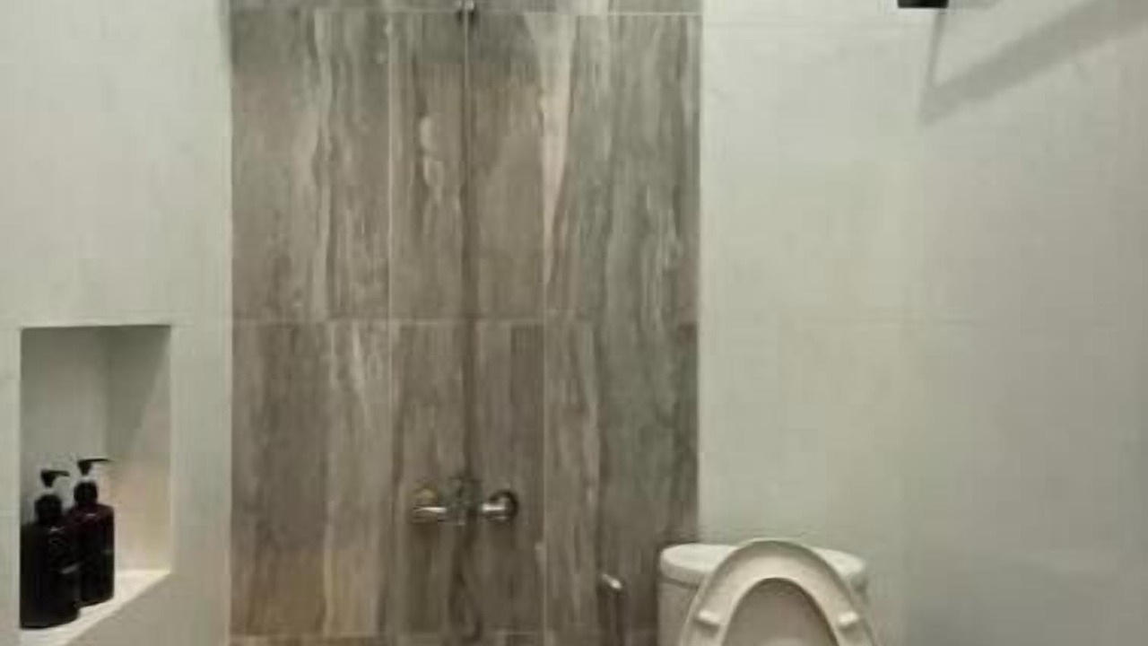 Photo of Bathroom in Dinoyo