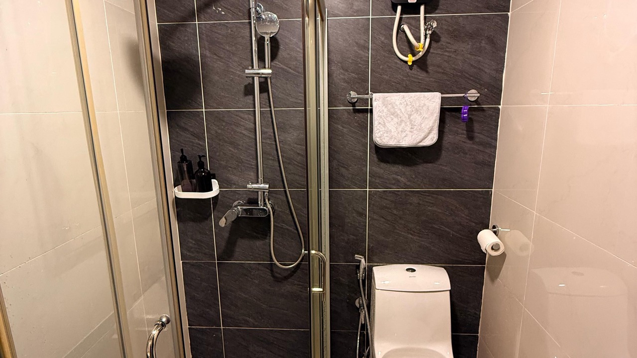 Photo of Bathroom in Central District