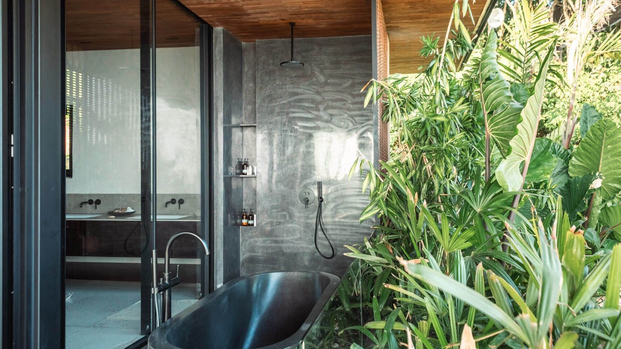 Photo of Bathroom in Praya Barat