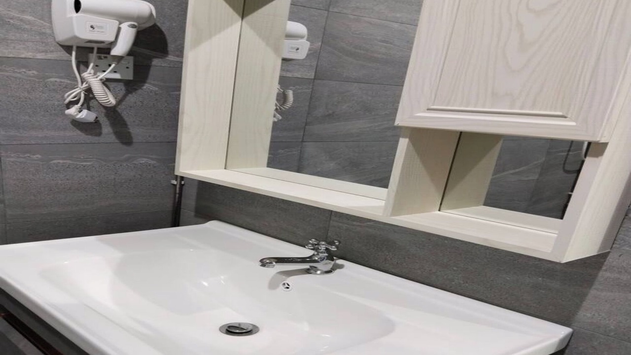 Photo of Bathroom in Central District