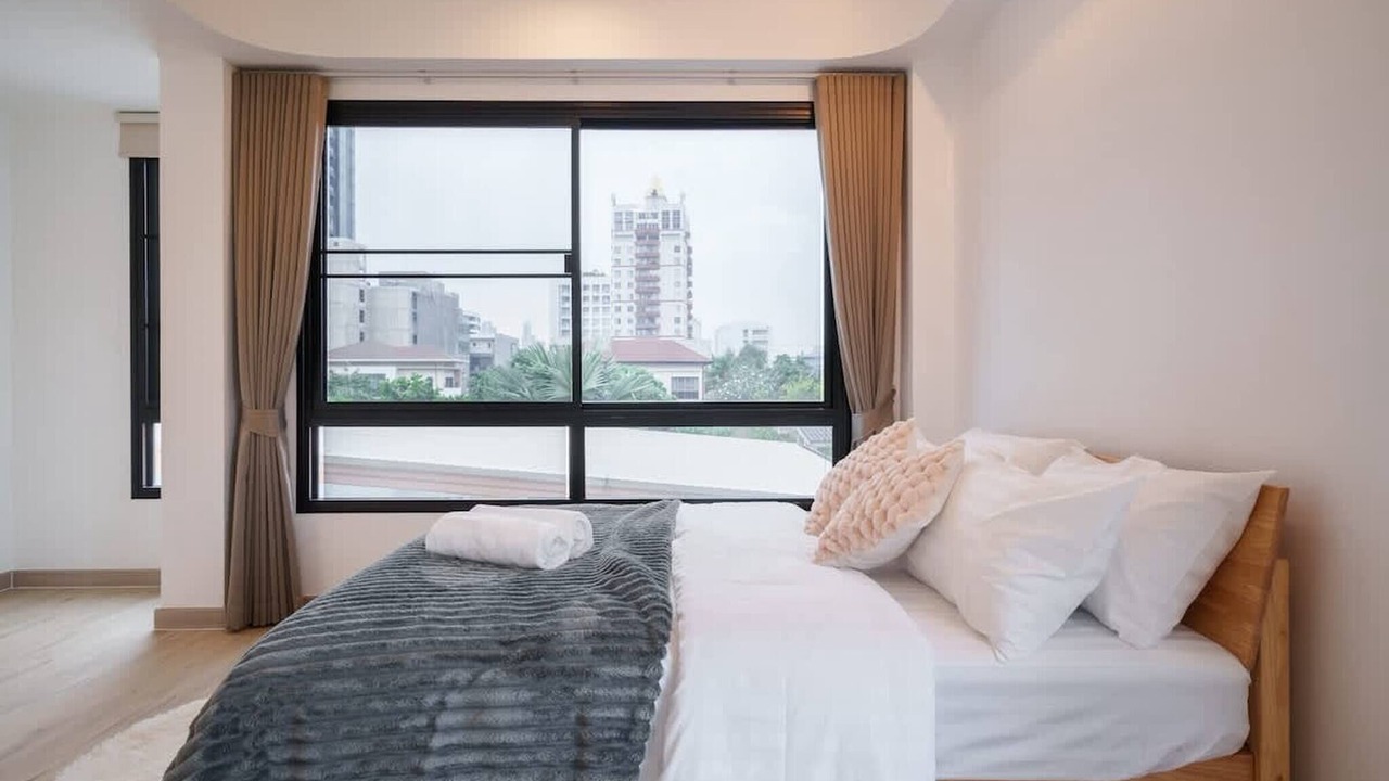 Photo of Bedroom in Khlong Tan Nuea