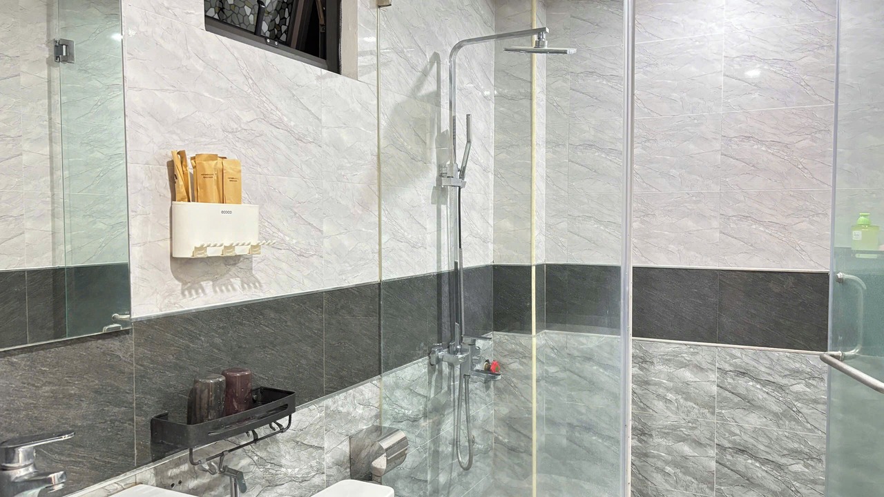 Photo of Bathroom in Tay Ho