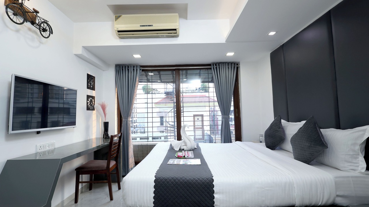 Photo of Bedroom in Malad East
