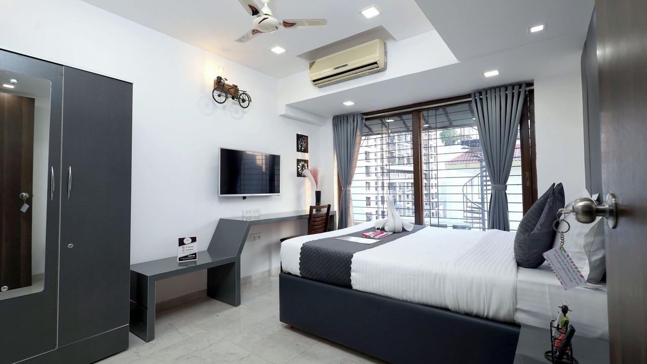Photo of Bedroom in Malad East