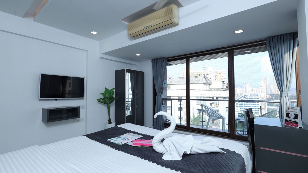 Photo of Bedroom in Malad East