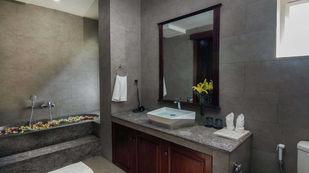 Photo of Bathroom in Sangkat Sla Kram