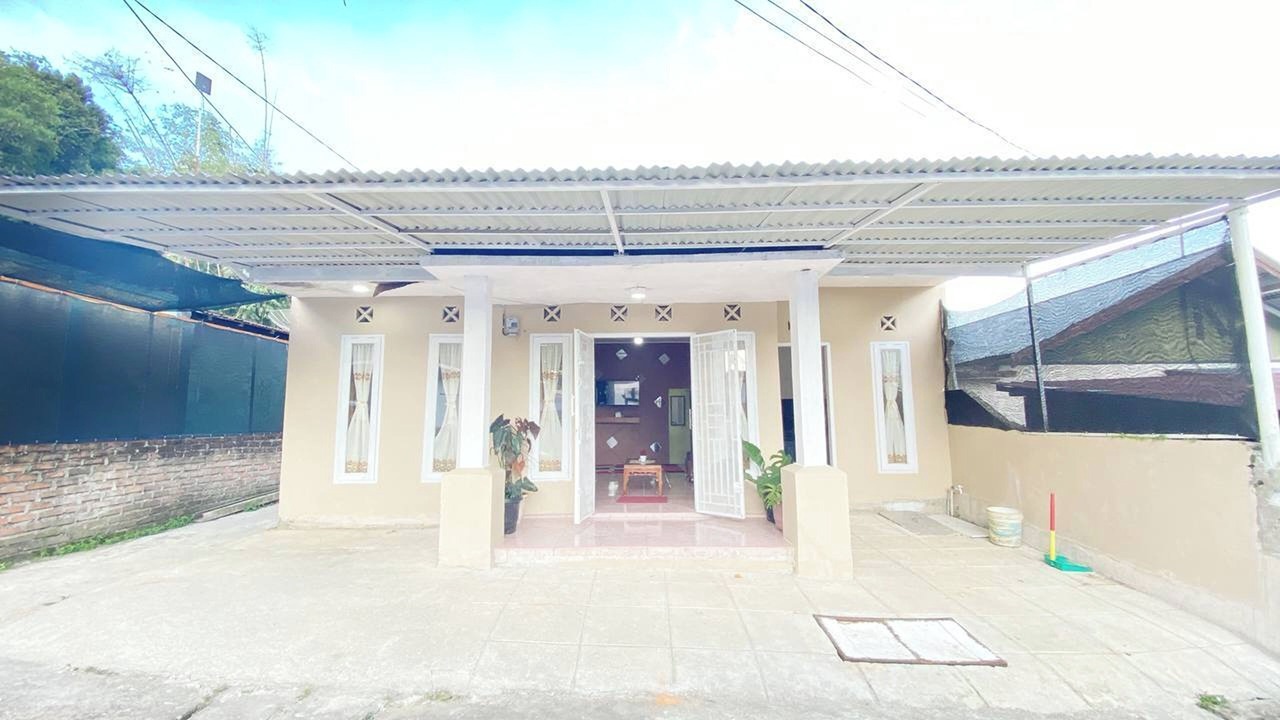 Photo of Bedroom in Bukittinggi