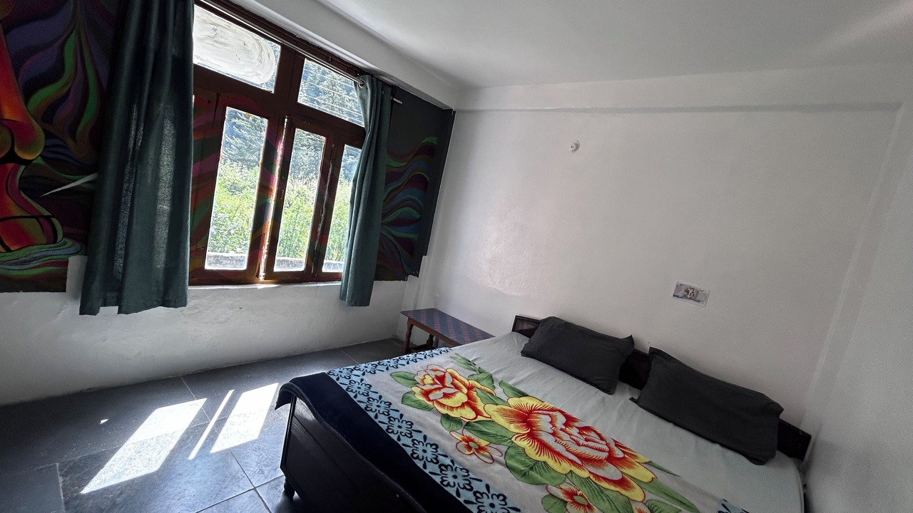Photo of Bedroom in Kasol