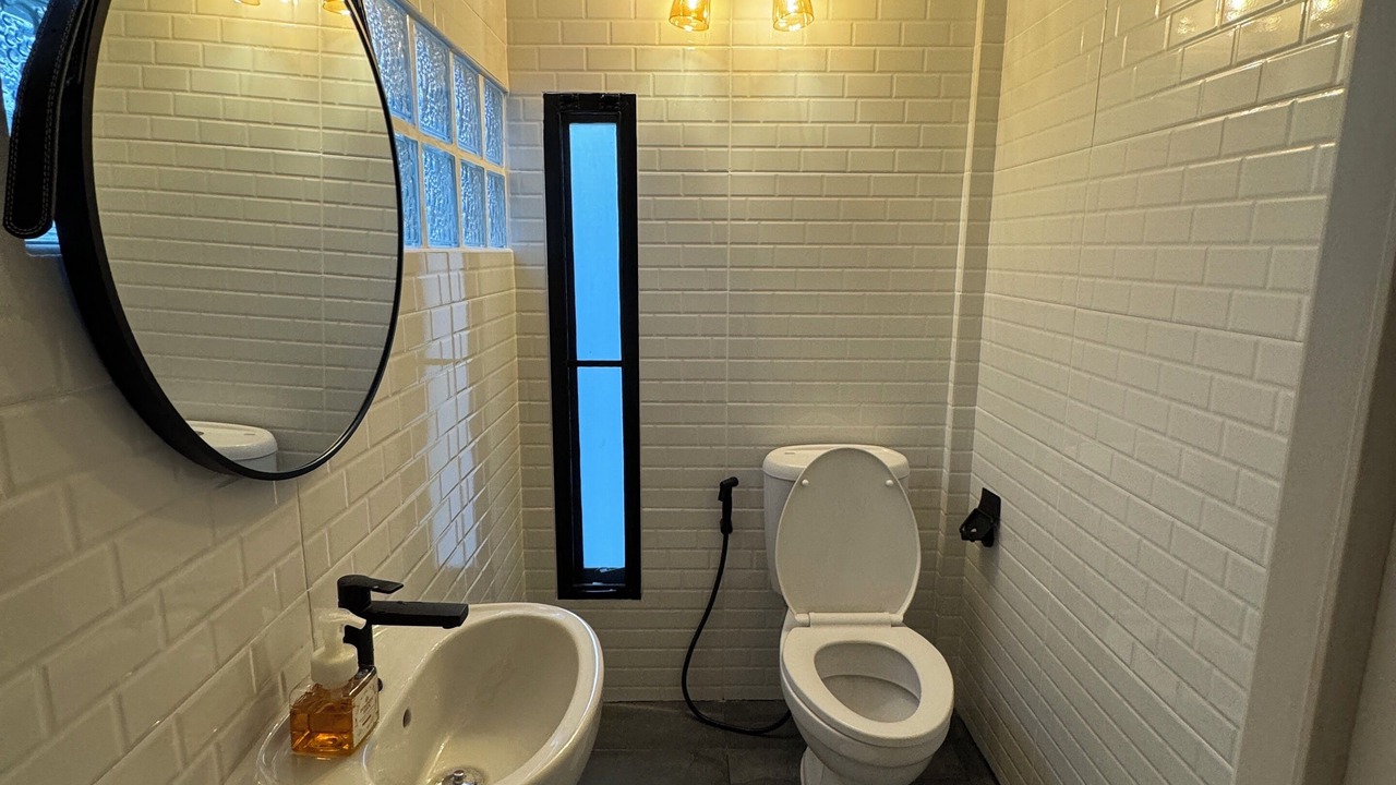 Photo of Bathroom in Saphan Sung