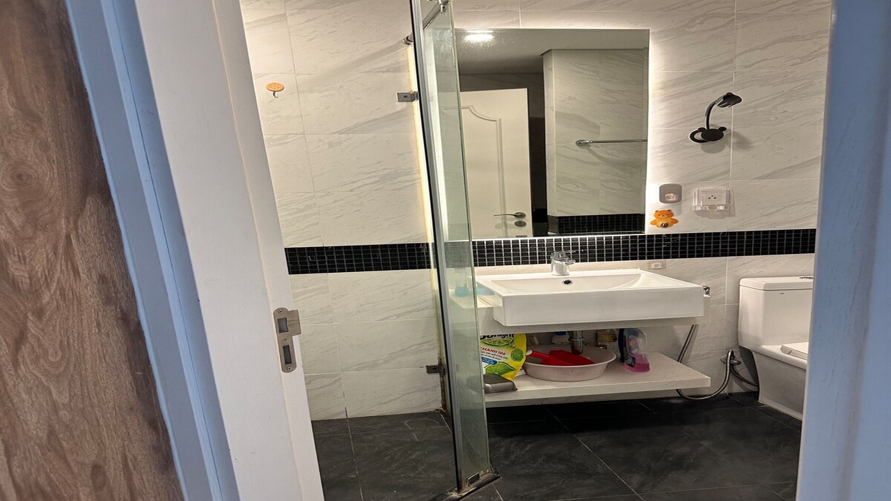 Photo of Bathroom in Tay Ho